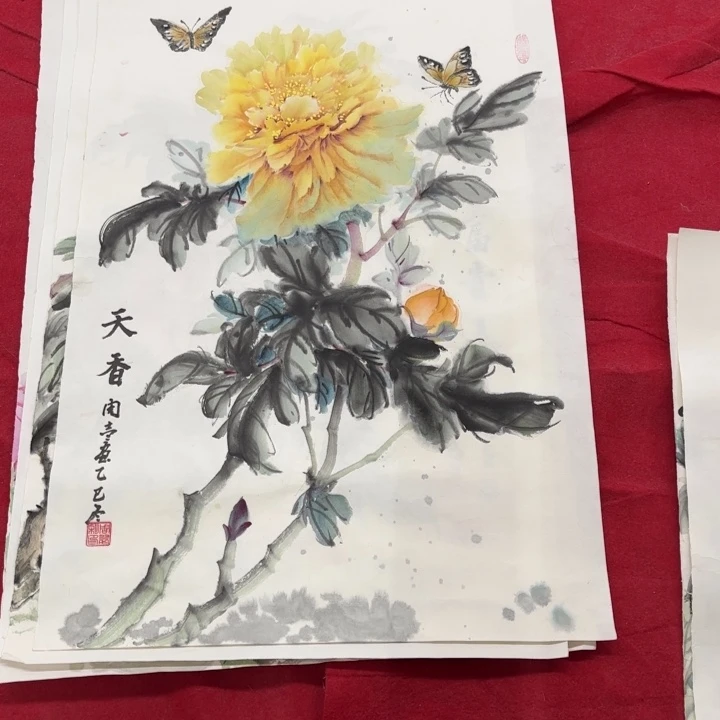 国画花鸟等图案和造型各有