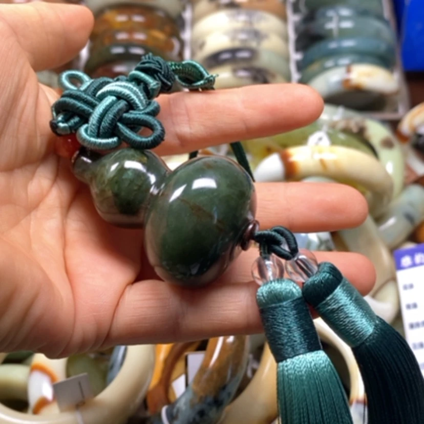 【闪购商品】蛇纹石玉未镶嵌手镯