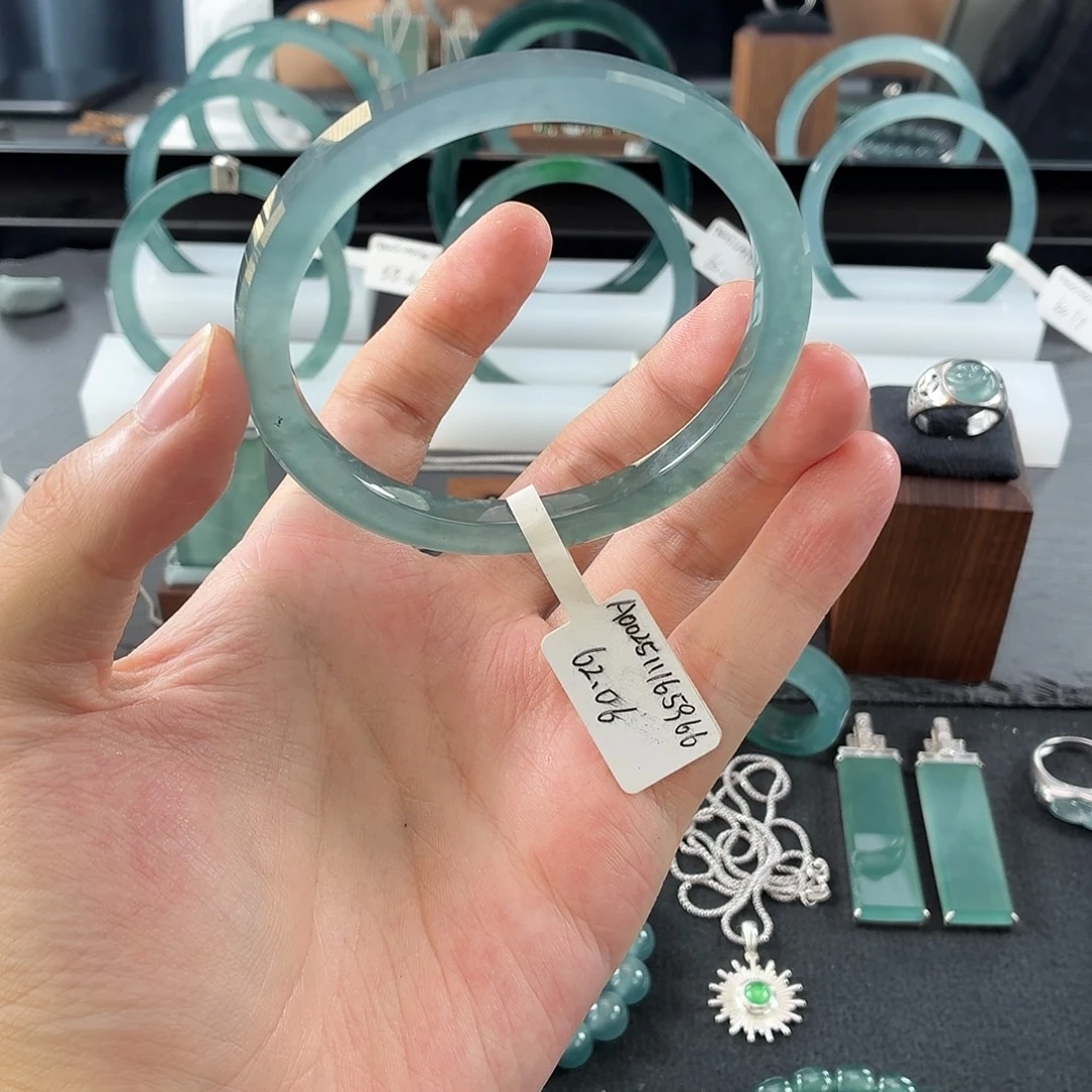 翡翠未镶嵌手镯62.06