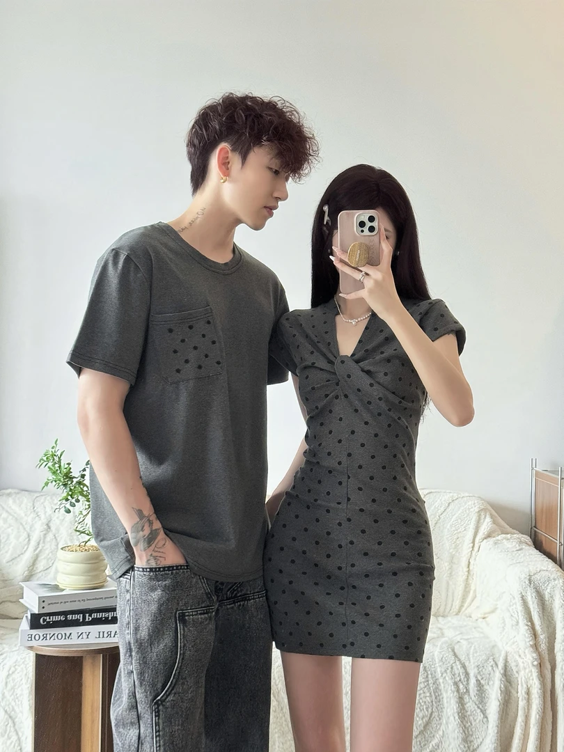 气质灰色修身显瘦波点连衣裙子女夏季2025新款V领包臀裙紧身性感