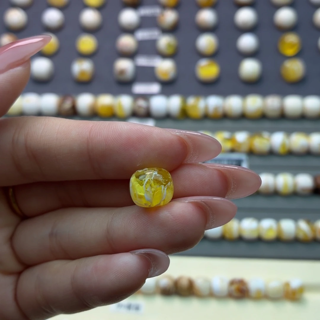 琥珀未镶嵌裸石蜜蜡