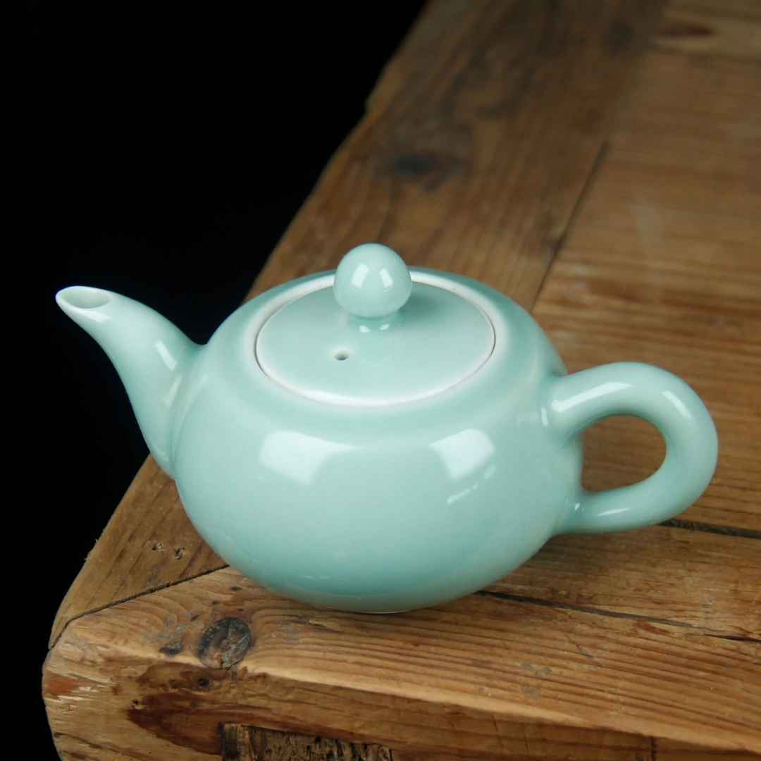 龙泉青瓷弟窑梅子青茶壶