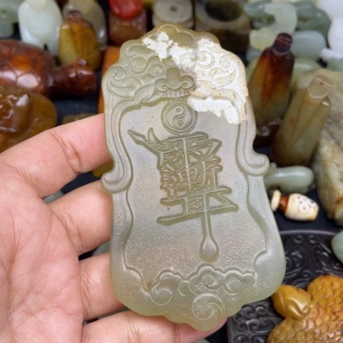 蛇纹石玉未镶嵌颈饰46