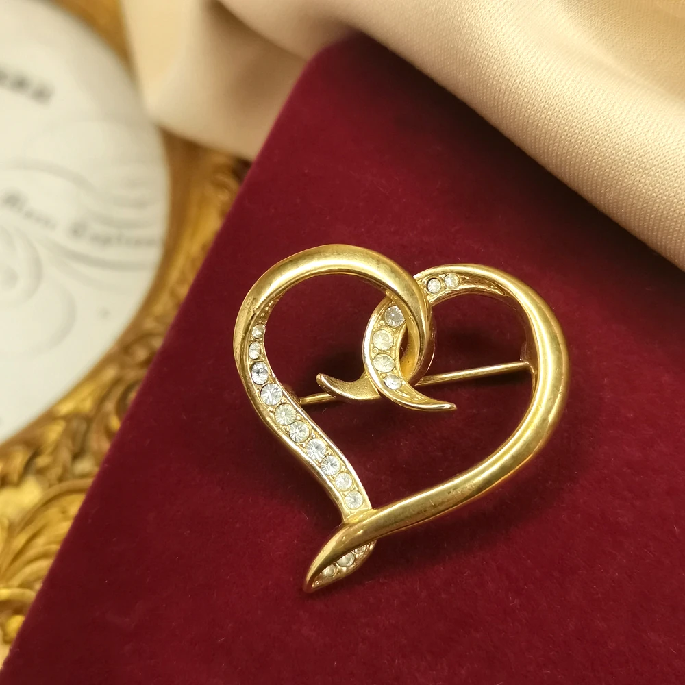 英国王室爱牌A&S藤蔓桃心胸针[2501151-081]