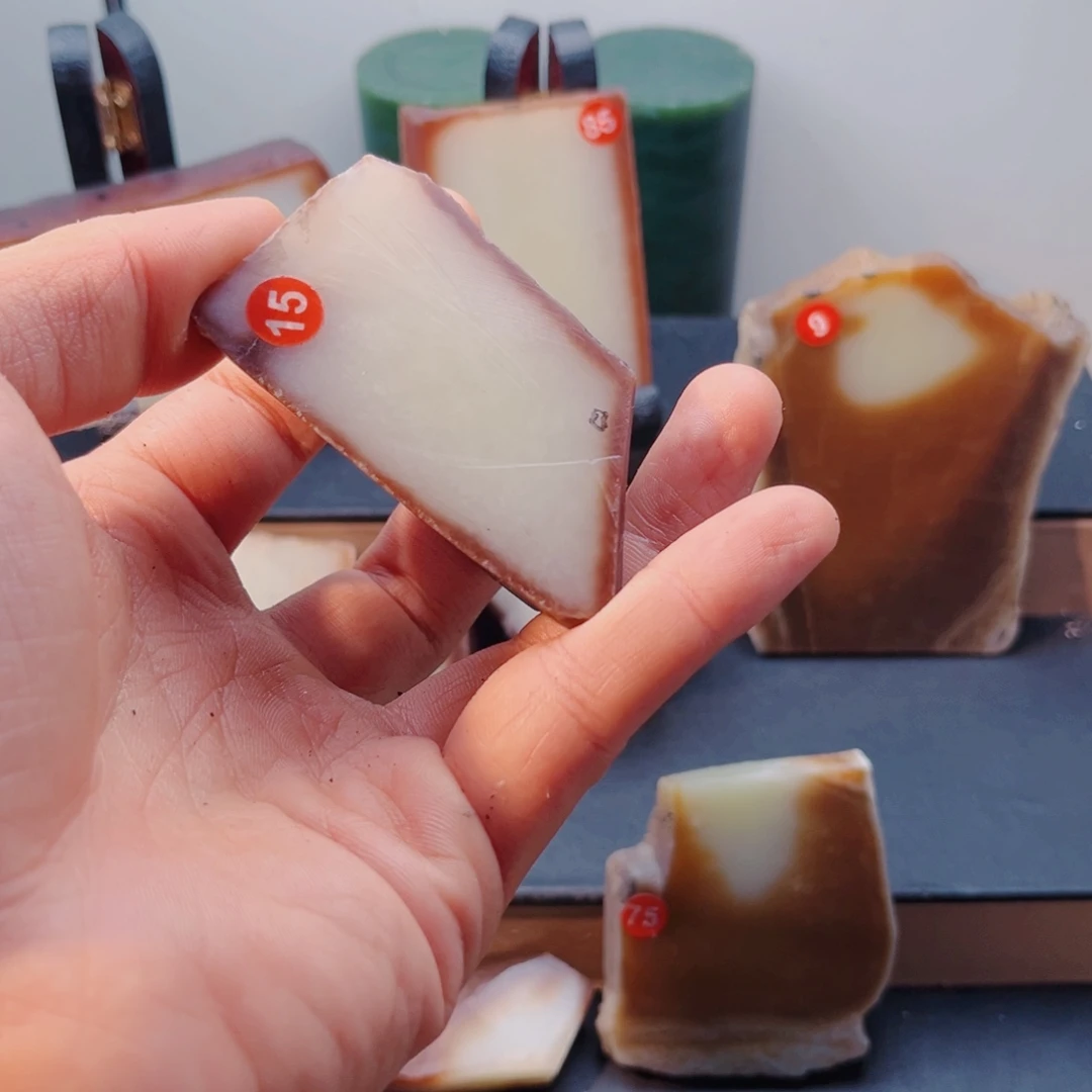 天***道和田玉（糖玉）未镶嵌颈饰