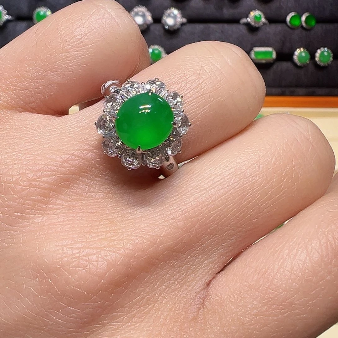 翡翠戒指18K金镶嵌戒指