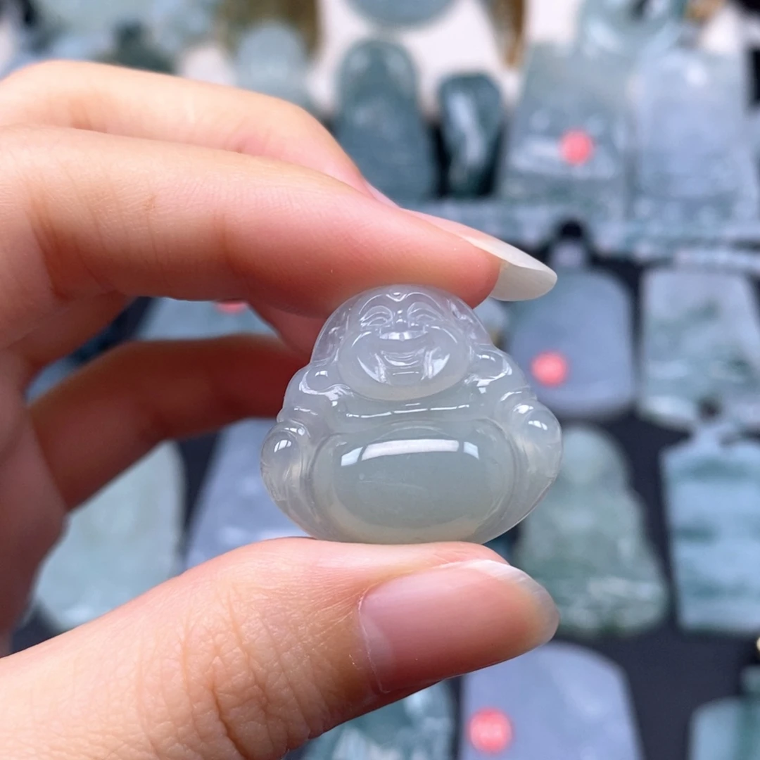 翡翠未镶嵌颈饰佛公