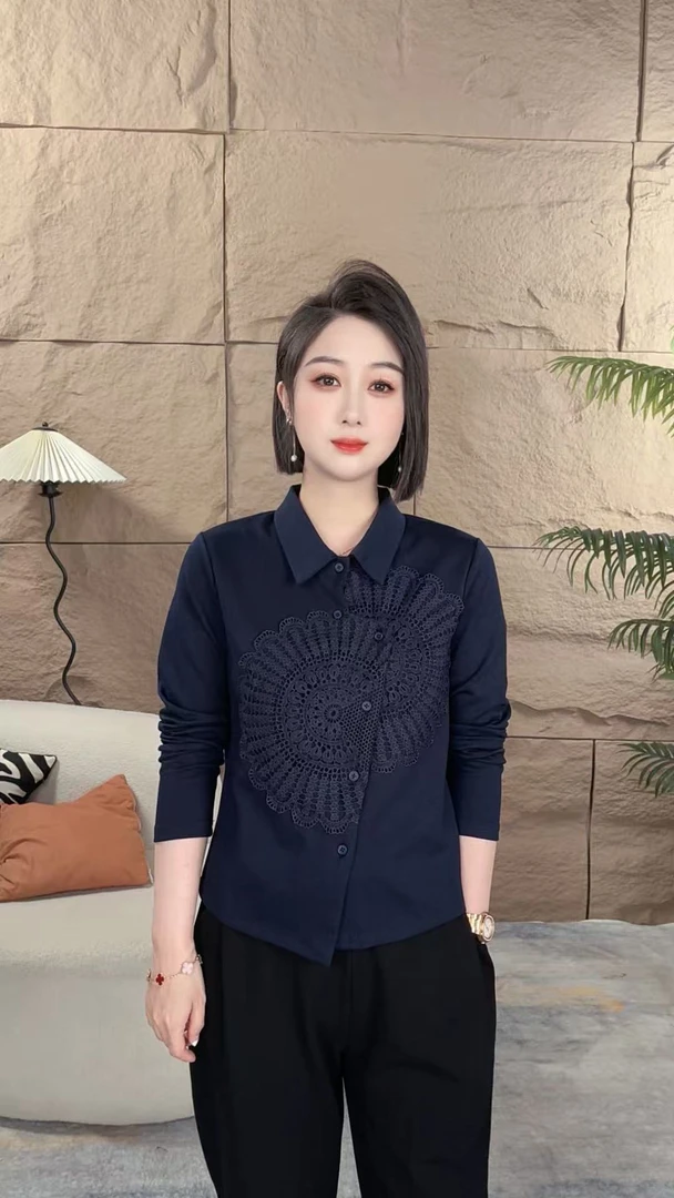 2025新款秋装复古蕾丝拼接衬衫斜门襟扣女气质百搭镂空花上衣衬衣