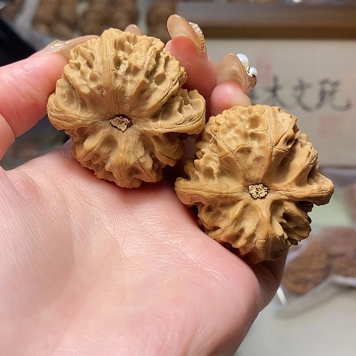 文玩核桃吊坠43苹果园