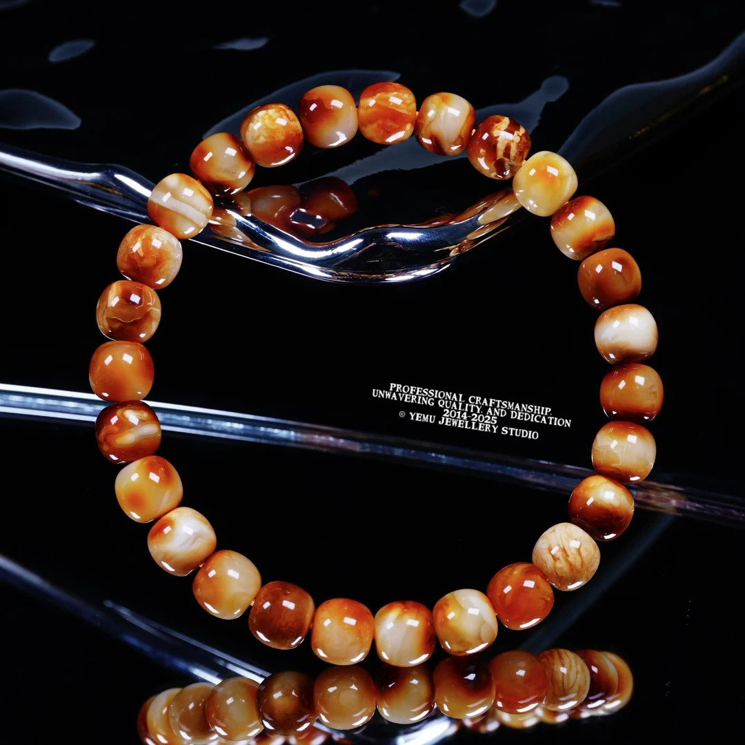 7.5毫米糖果系列精工老型手串编号550687 一物一拍天然沁色料蜜蜡