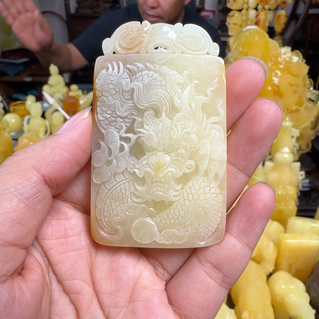 蜜蜡未镶嵌珠宝奇石
