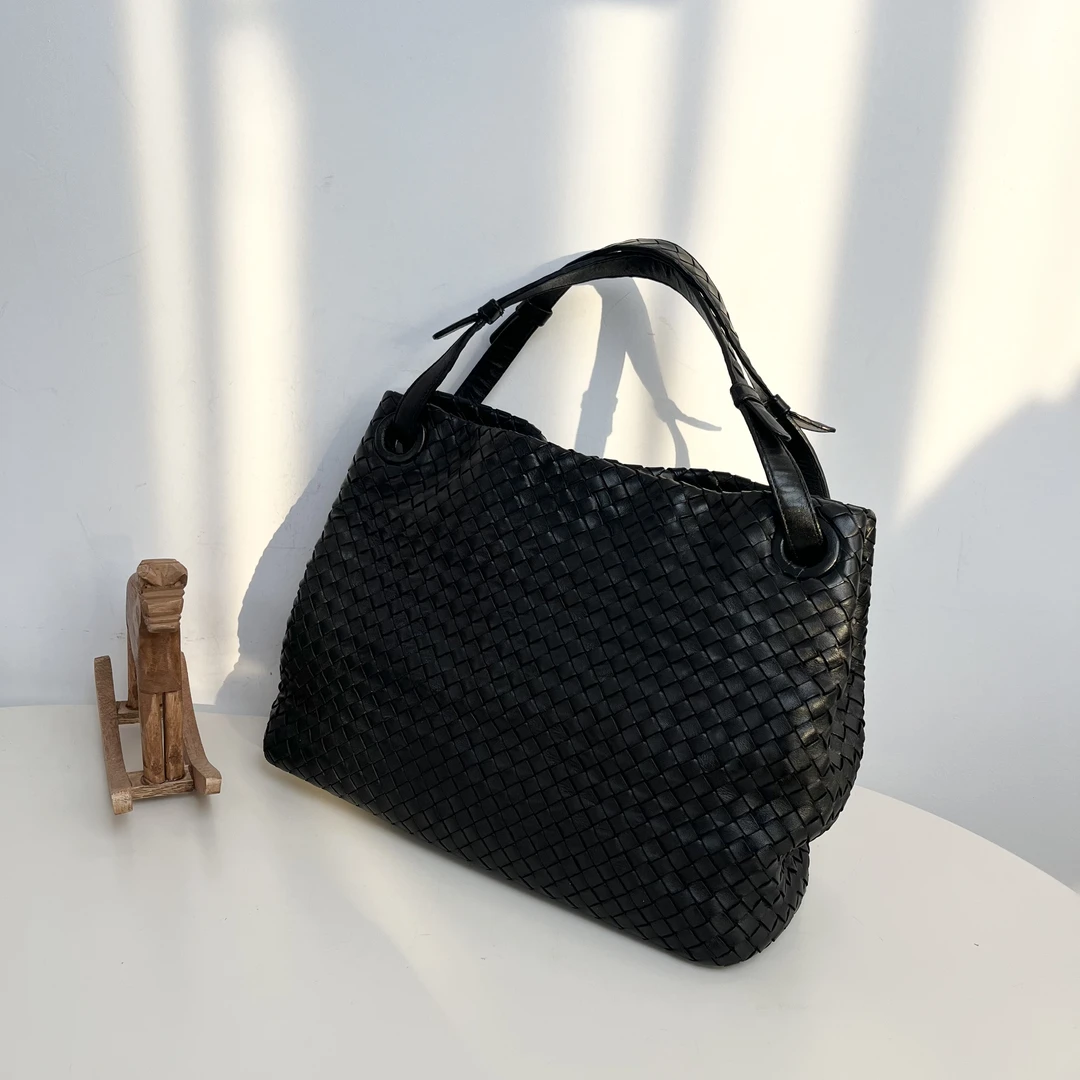 95新 BOTTEGA VENETA/葆蝶家 黑色编织双桥单肩包