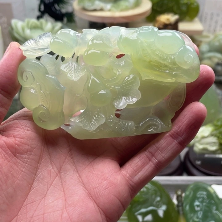 蛇纹石玉未镶嵌四大名玉摆件