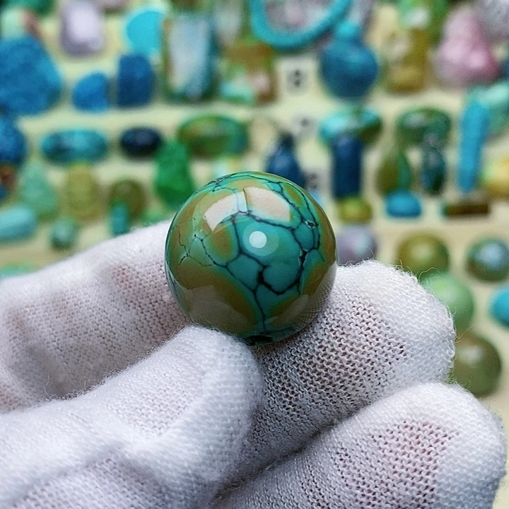 绿松石配饰未镶嵌