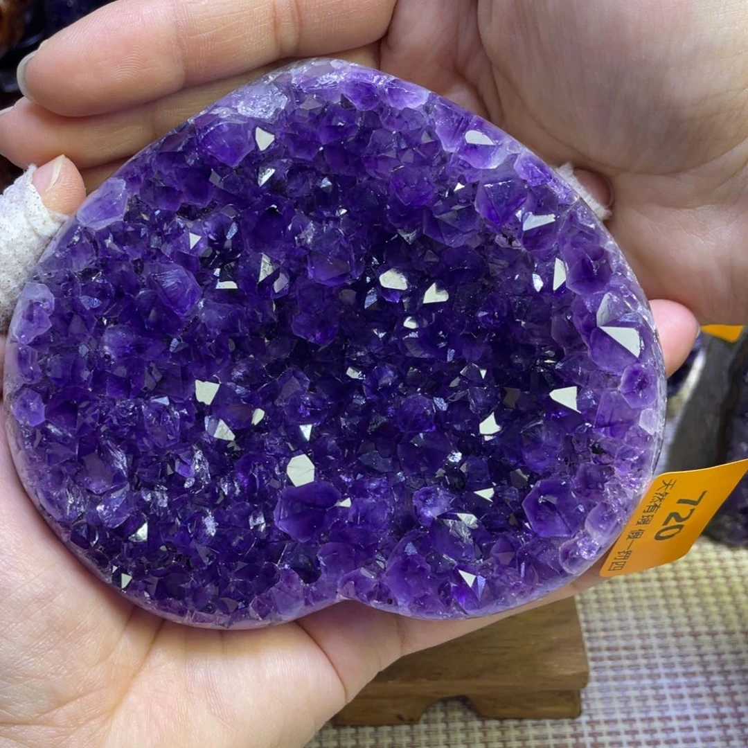 J***宝未镶嵌紫晶大型摆件（非配饰）