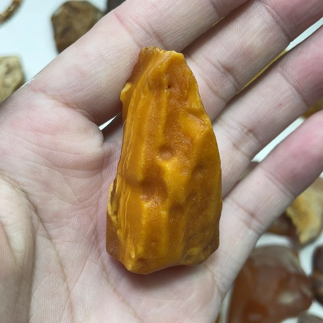 定制琥珀未镶嵌蕊**.原矿蜜蜡