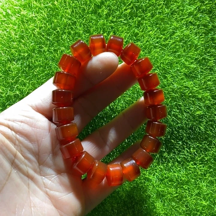 玛瑙/玉髓手串未镶嵌六**祥