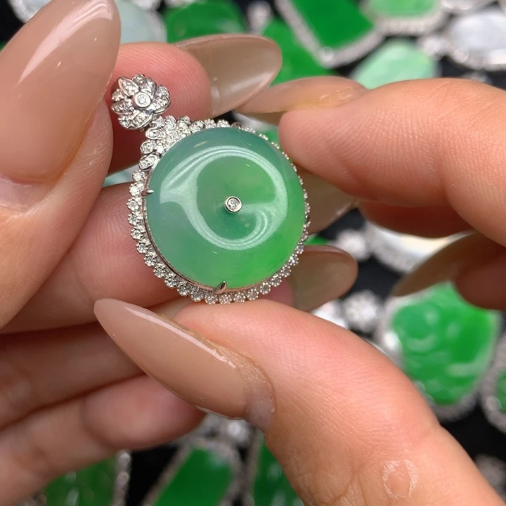 翡翠18K金镶嵌吊坠(不含链)