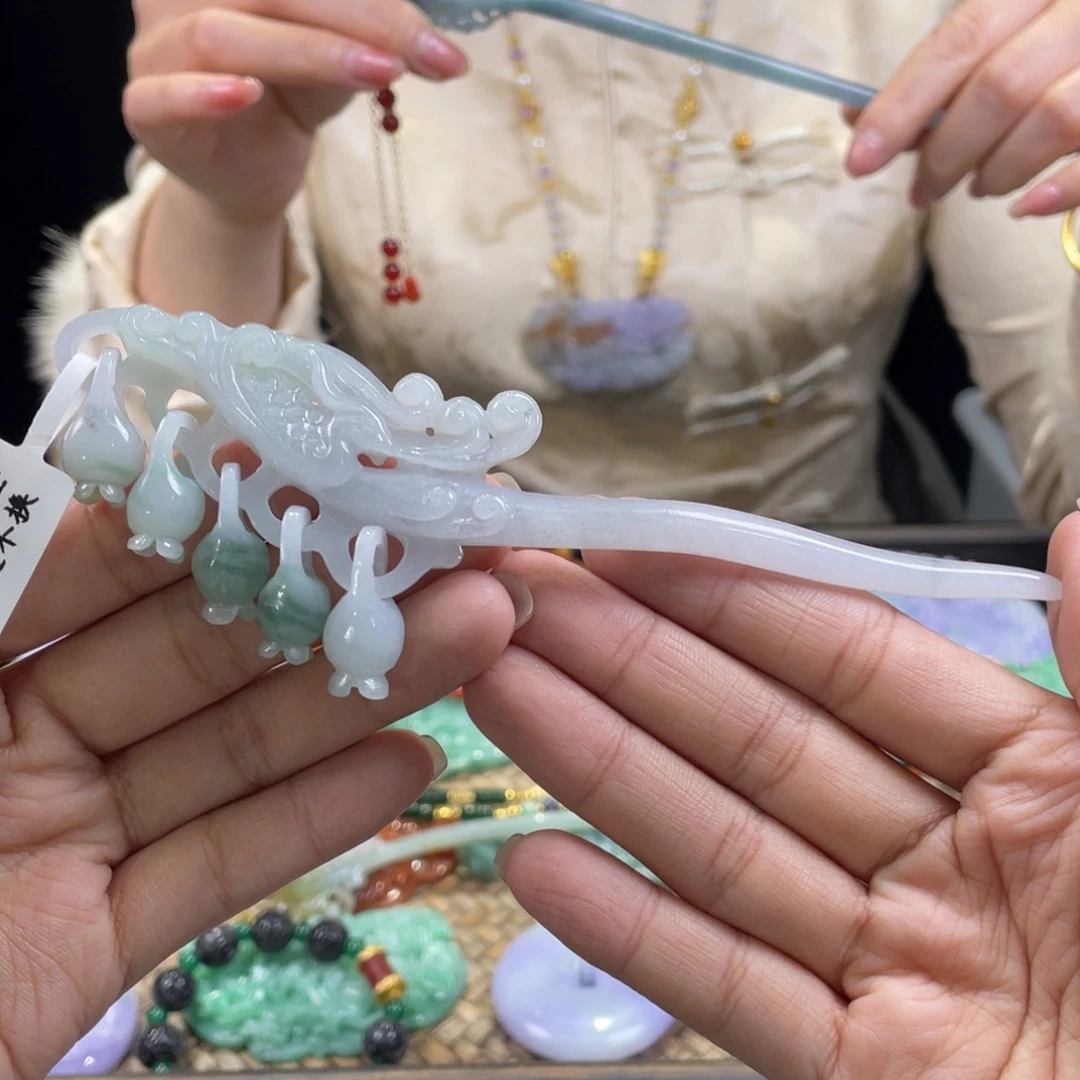 翡翠颈饰未镶嵌代编织