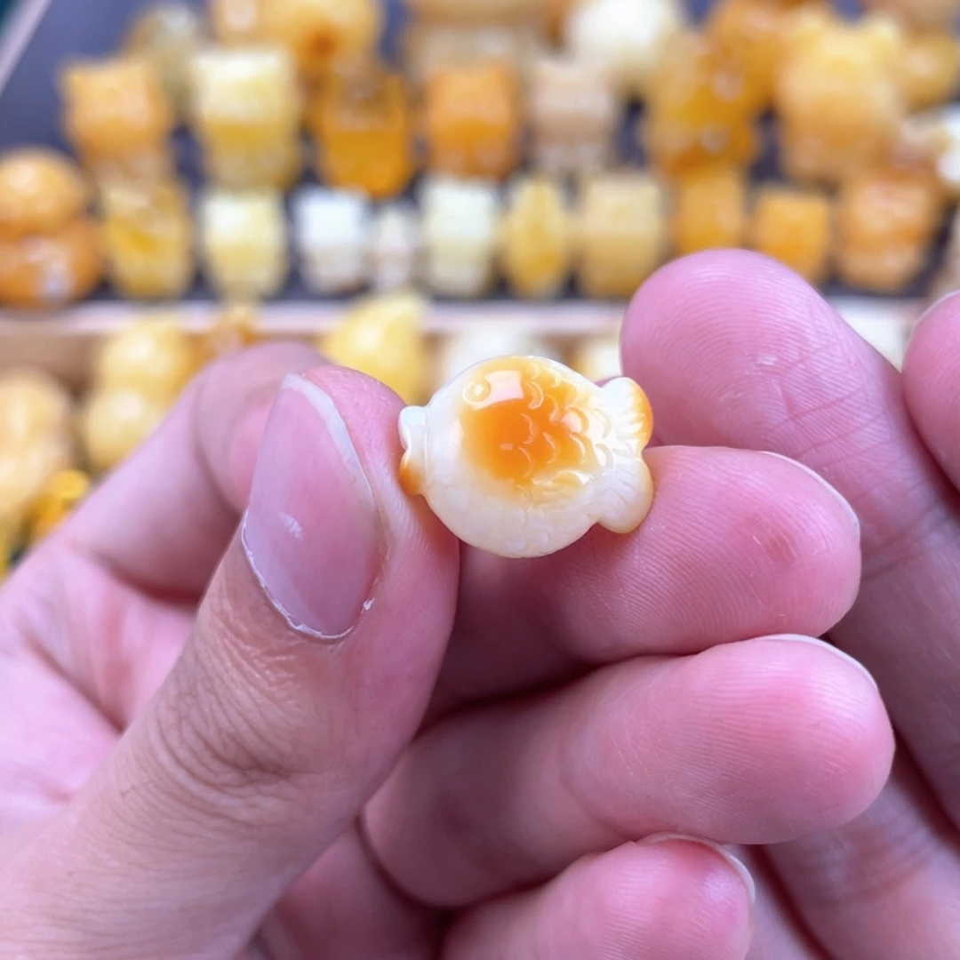 琥珀未镶嵌裸石蜜蜡