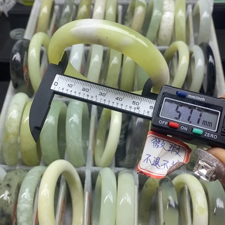 蛇纹石玉手镯370未镶嵌