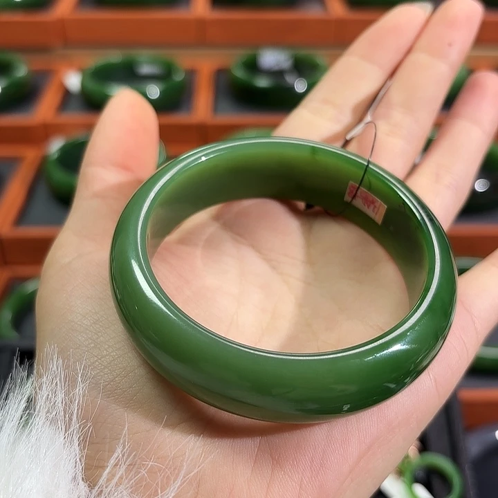 和田玉（碧玉）未镶嵌手镯