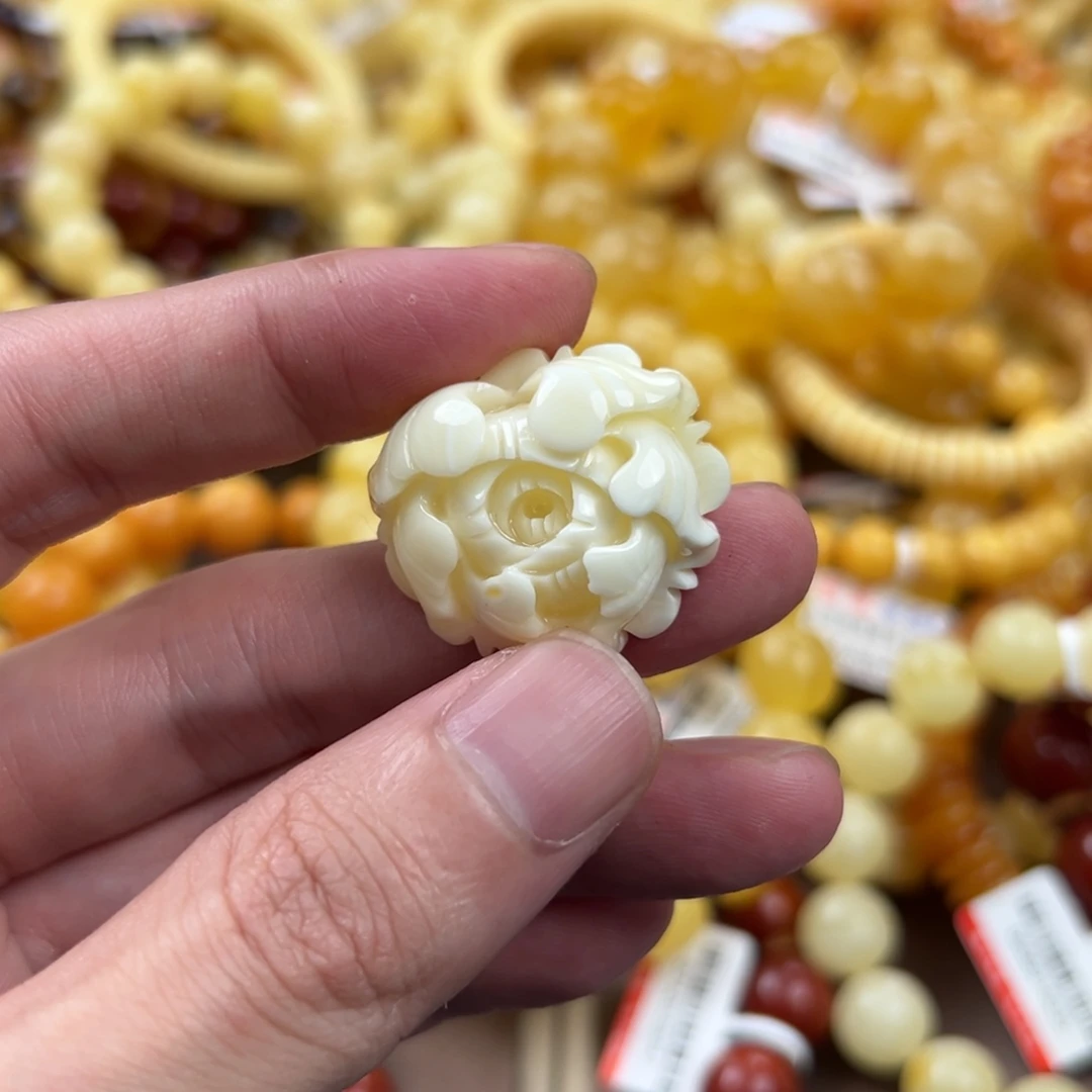 琥珀未镶嵌珠宝奇石