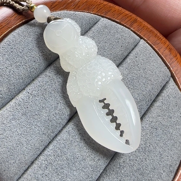 和田玉未镶嵌颈饰定制