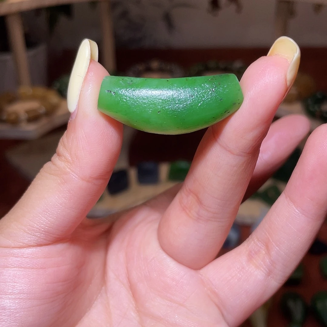 颈饰未镶嵌和田玉榴**芒