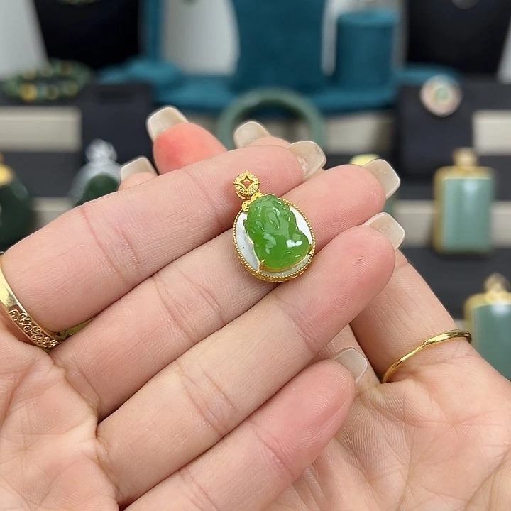 和田玉18K金镶嵌颈饰