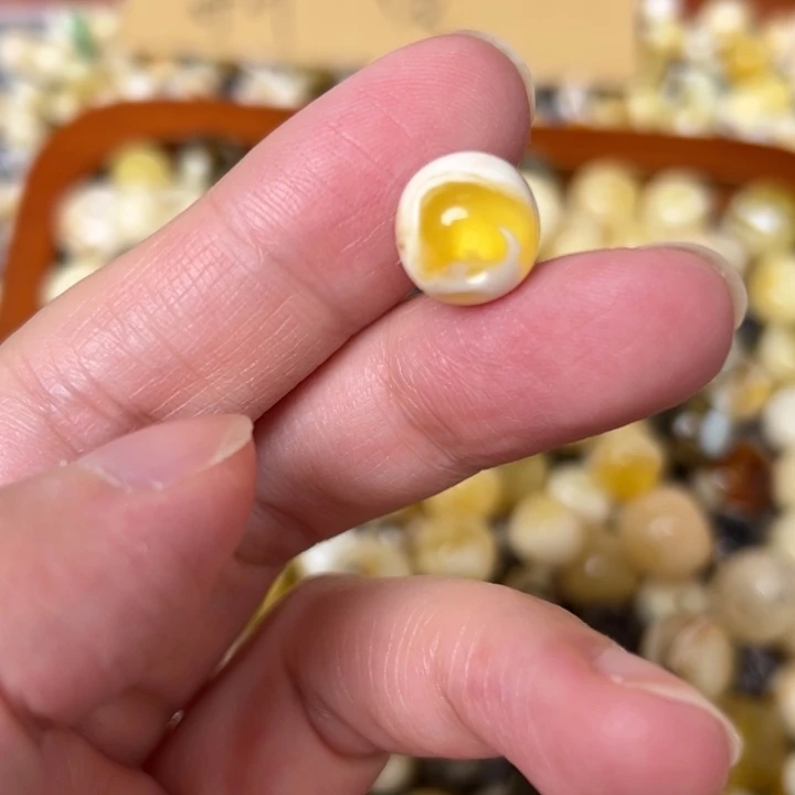 蜜蜡未镶嵌裸石10.5mm一个