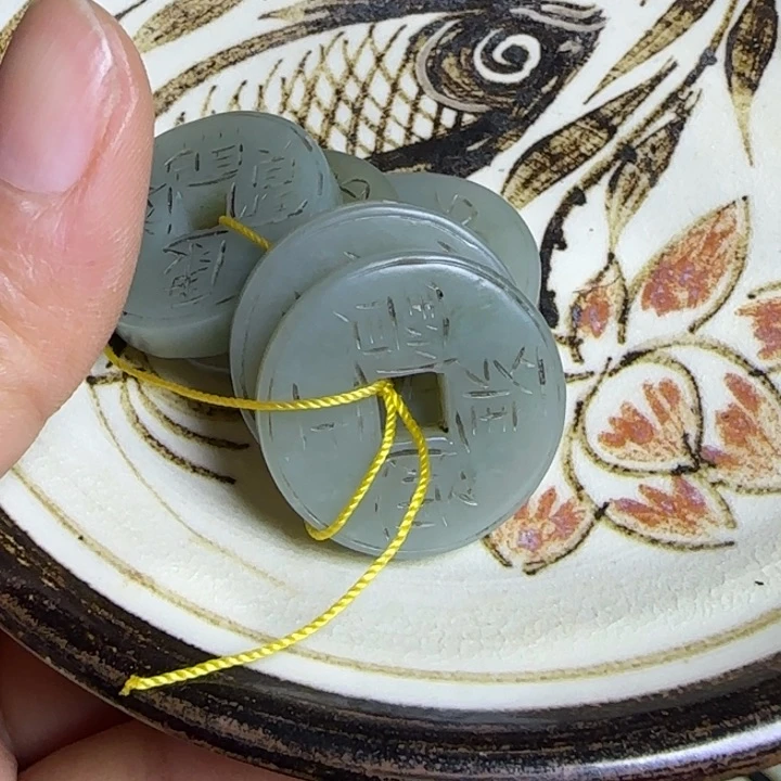 瓷片浪*新号开播瓷器盘子