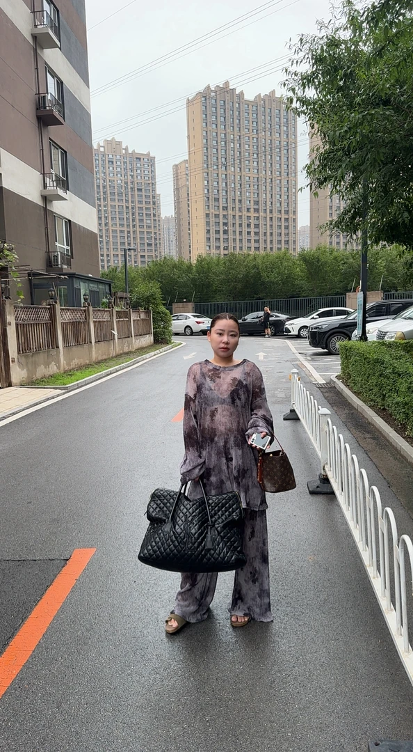 大码女装夏日褶皱防晒水墨画风格时尚套装洋气气质