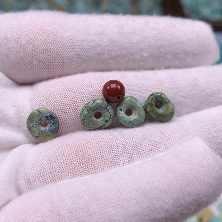 南红玛瑙未镶嵌珠宝奇石