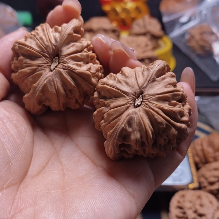 文玩核桃把件张*北磨盘