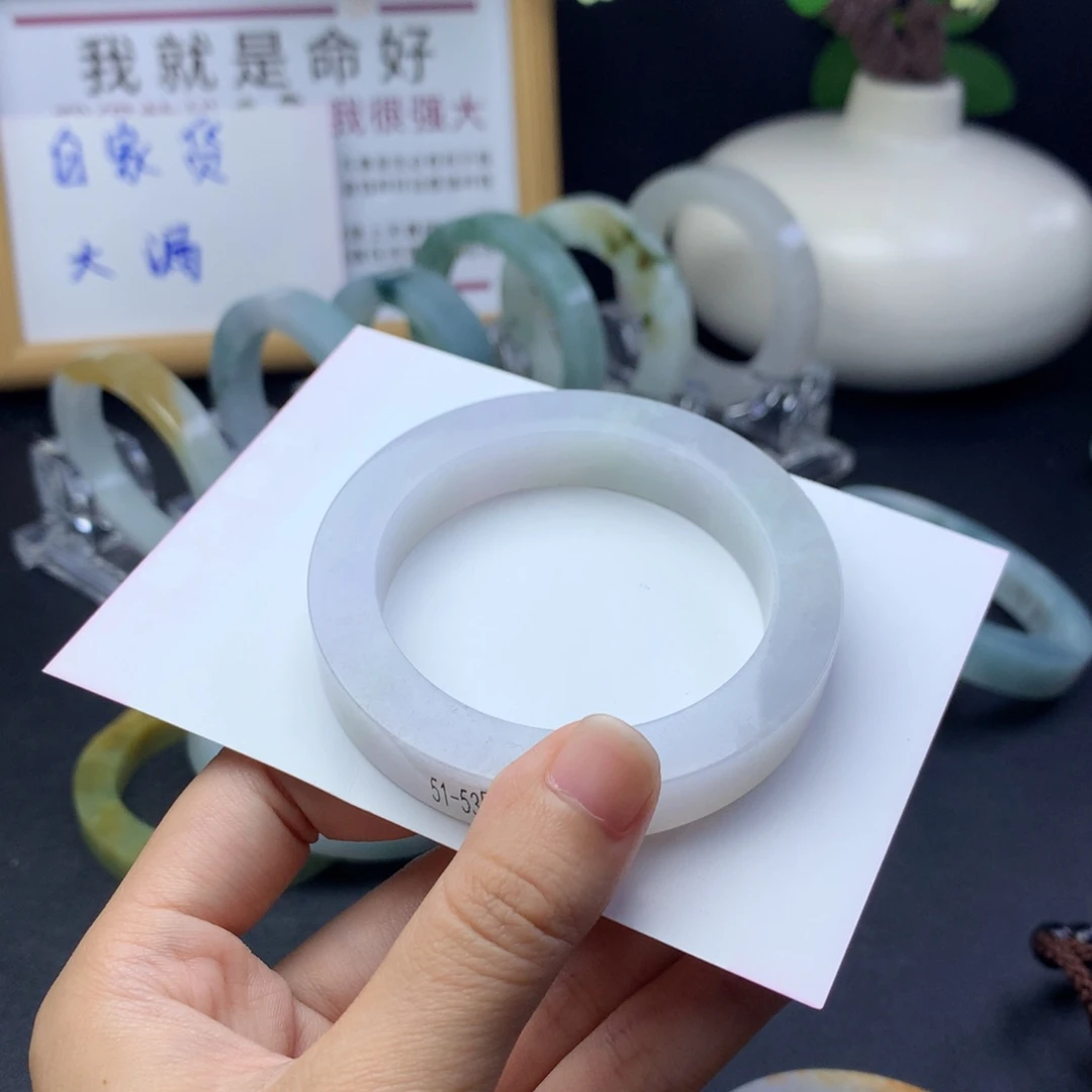 玫***^定制翡翠未镶嵌翡翠手镯