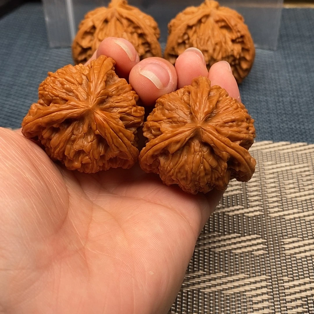 佩***特吊坠文玩核桃三棱