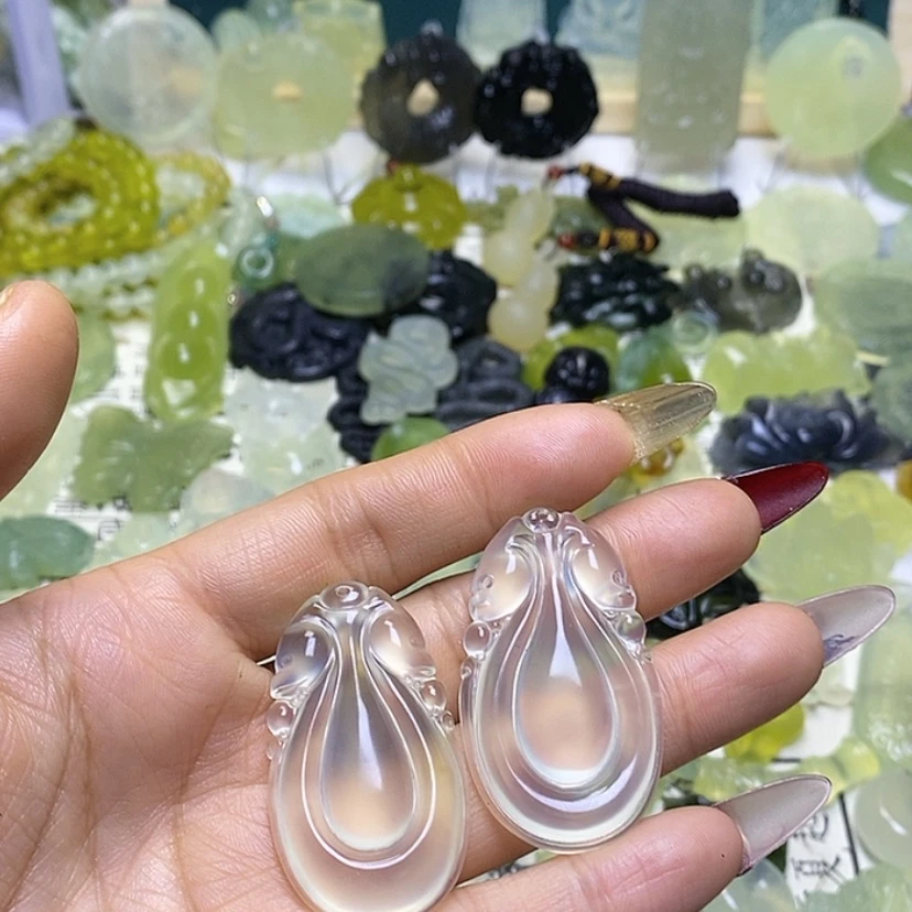 【闪购商品】蛇纹石玉颈饰未镶嵌秀****颖