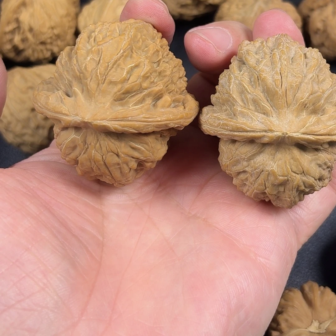 W***e文玩核桃吊坠金麒麟