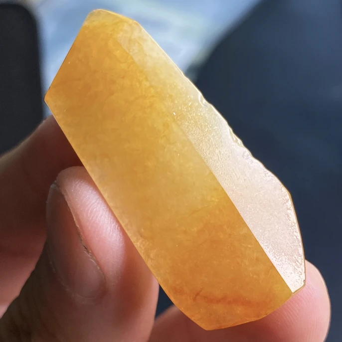 天然缅A冰黄翡满色立体福瓜吊坠料45-25-9mm