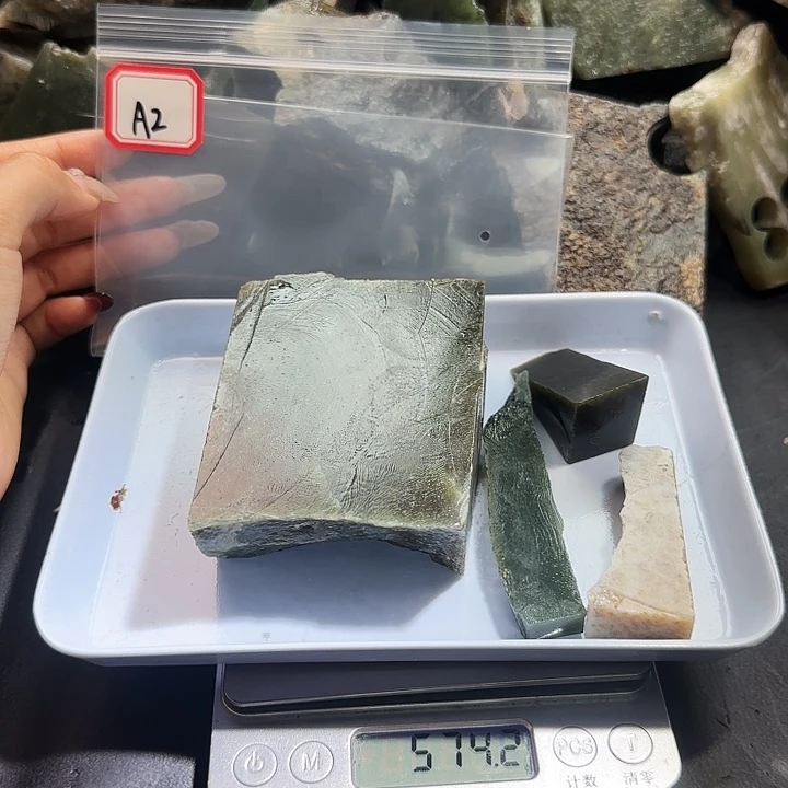 和田玉未镶嵌珠宝半成品