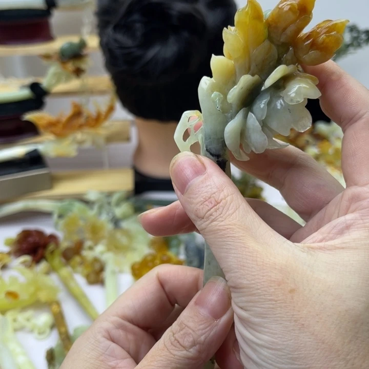 Z***z蛇纹石玉合金发饰
