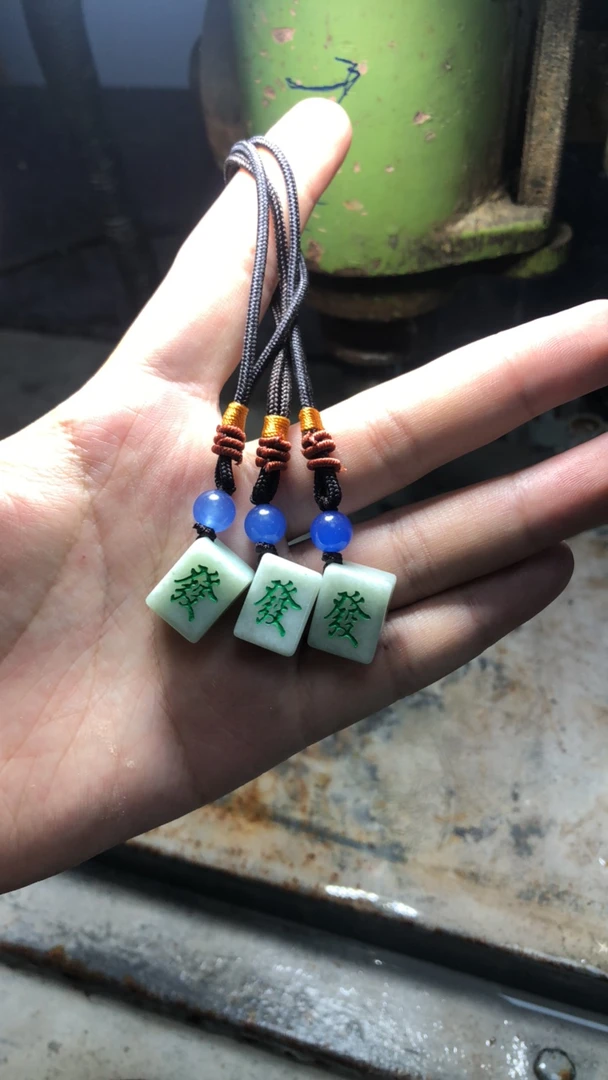 火火翡翠吊坠项链