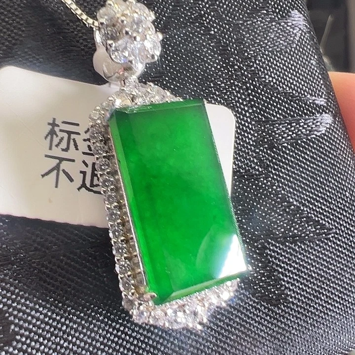 颈饰银S925镶嵌翡翠