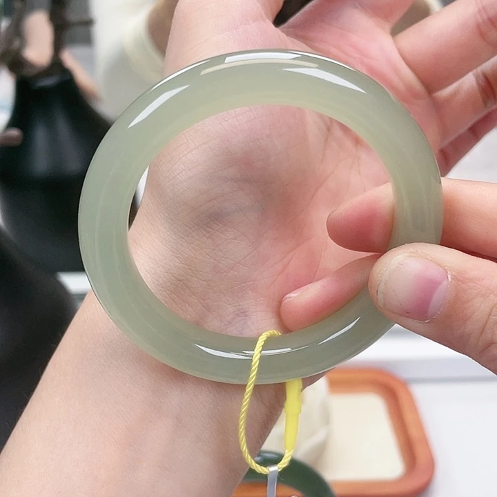 和田玉手镯54未镶嵌