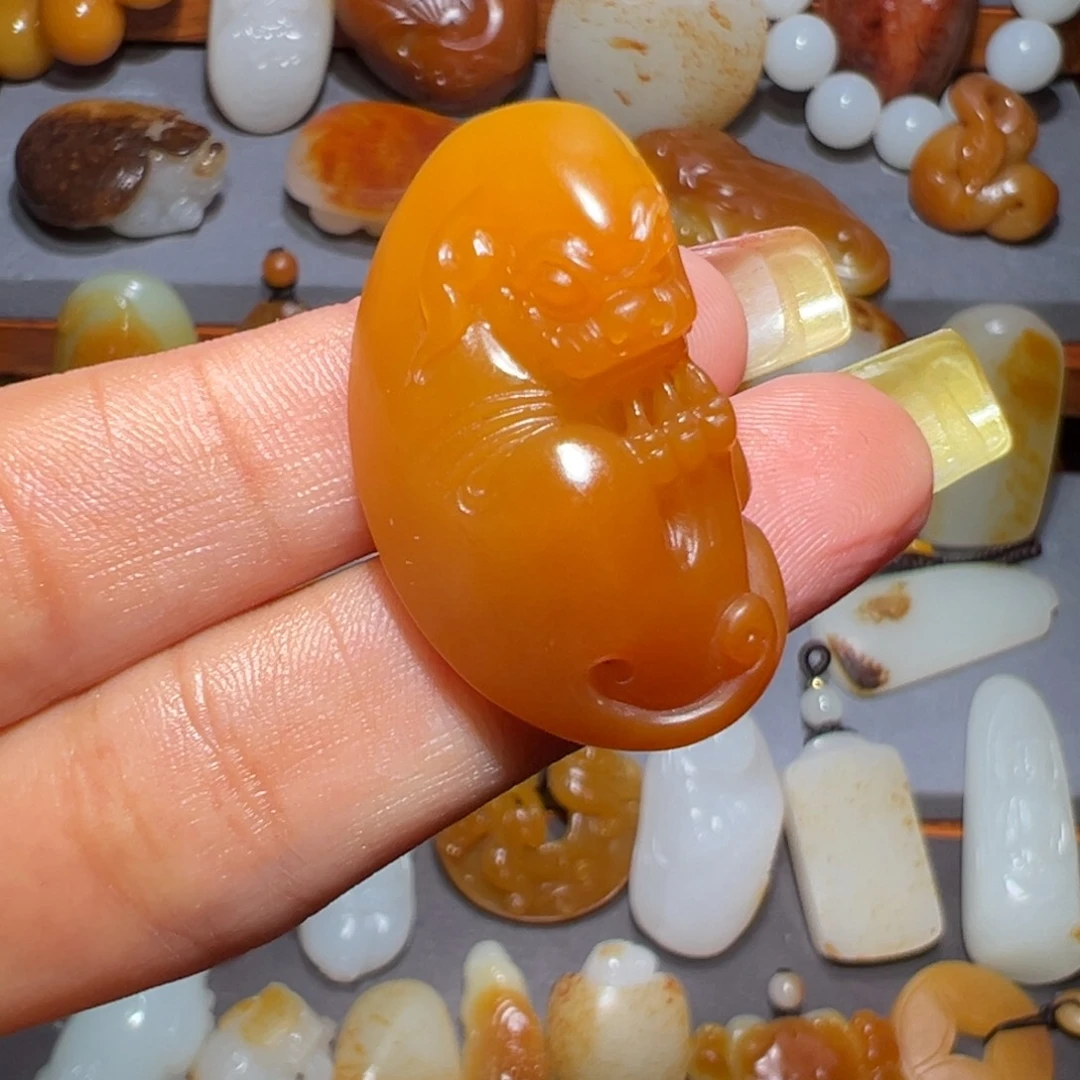 《***》和田玉未镶嵌颈饰