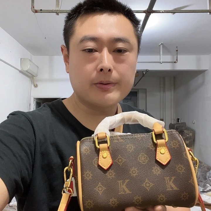 蚕丝聚酯纤维锦纶牛皮纸小牛皮（革）