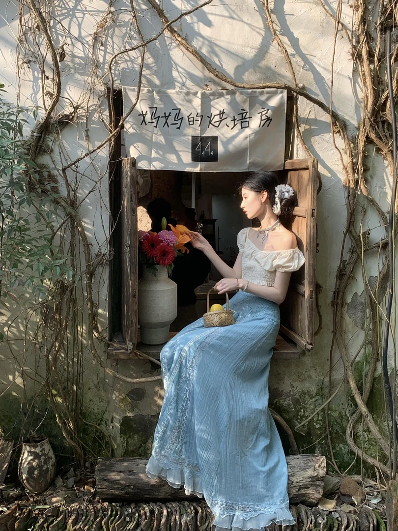 水芝~纯欲风气质碎花花边一字肩上衣女+长款轻盈刺绣半身裙两件套