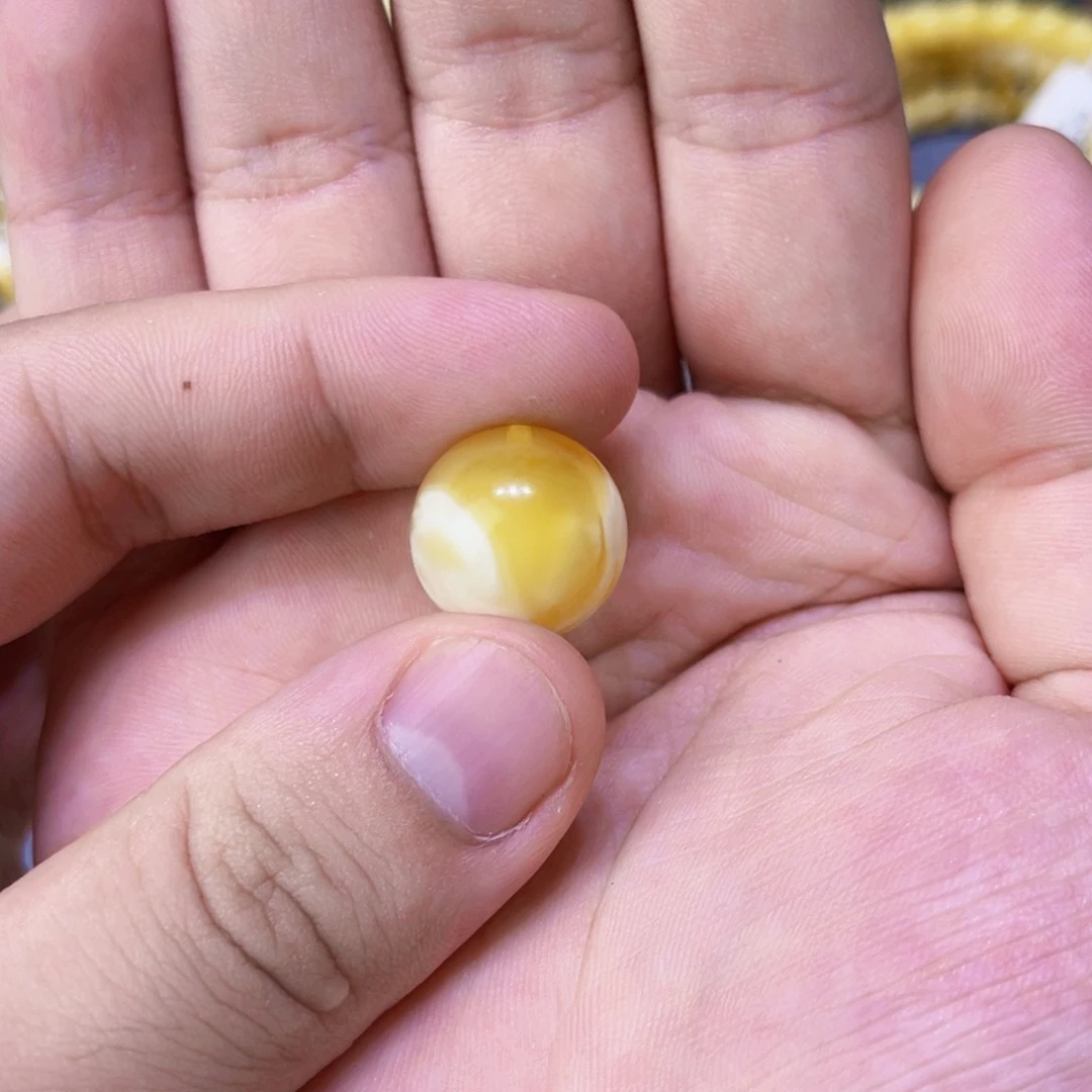 未镶嵌琥珀珠宝奇石N