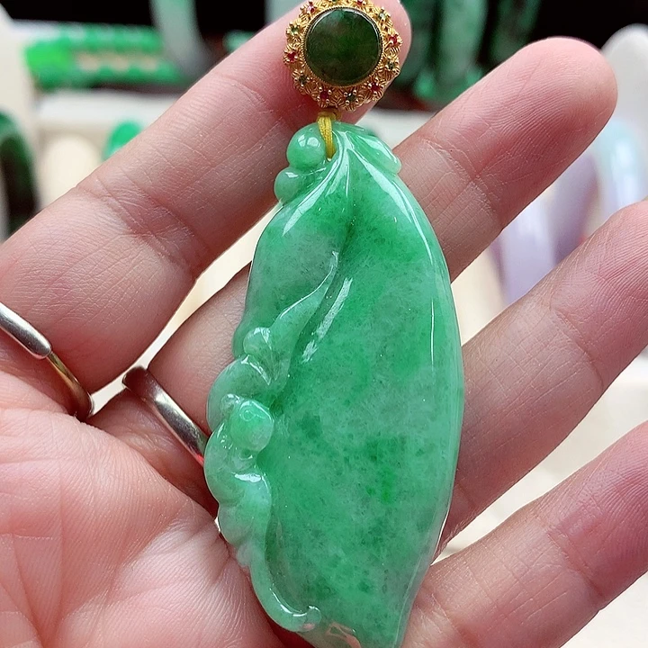 翡翠银S925镶嵌颈饰翡翠